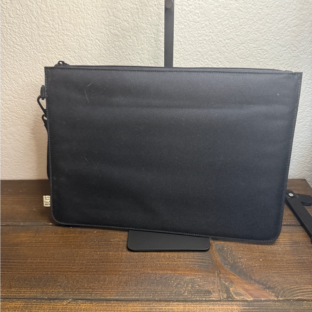 BEIS - BEISICS LAPTOP POUCH IN BLACK - Gone for Good